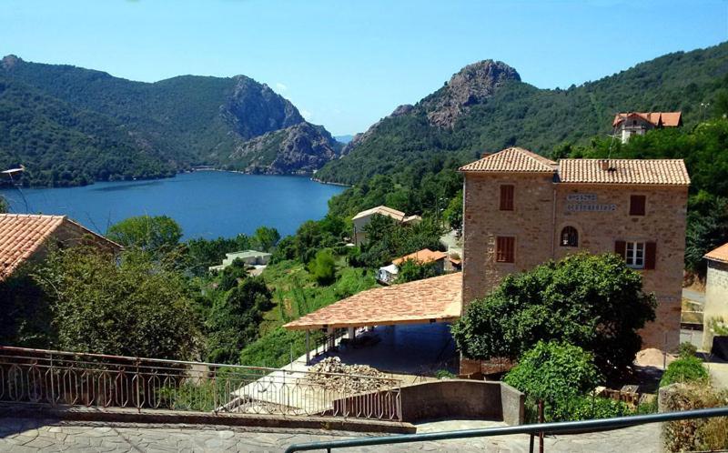 95m2 au calme à 25mn AJACCIO, plages, linge inclus Ucciani Esterno foto